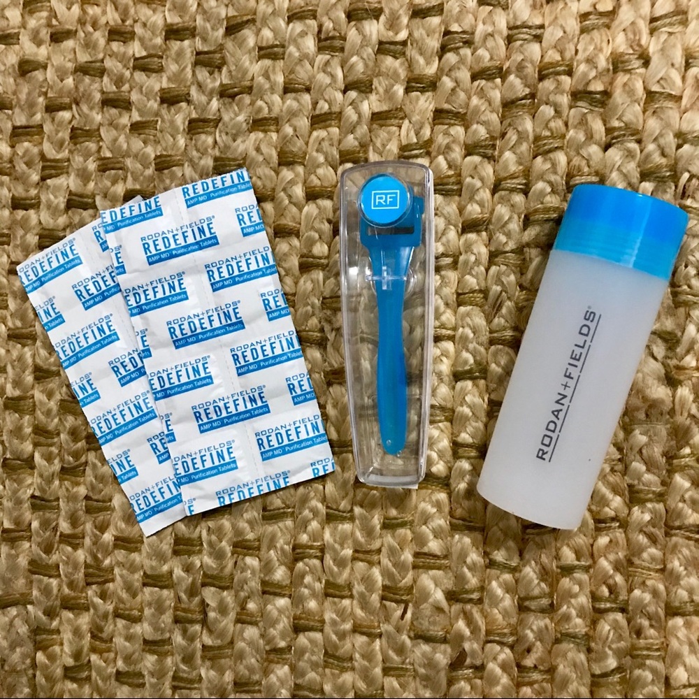 NWT 💙 Rodan and Fields AMP MD Roller System 💙